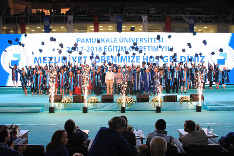 Pamukkale Üniversitesi’nde mezuniyet heyecanı