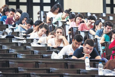 Üniversiteye giriş sınavının ilk oturumu başladı