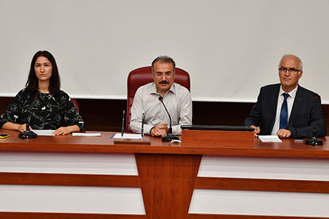 Vali yardımcısı sorun dinledi