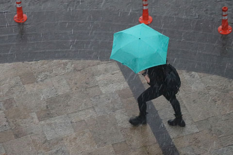 Meteoroloji uyarmıştı, etkili yağmur geldi