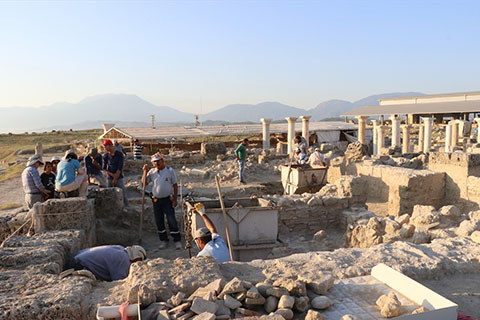 Freksli travertenler 1500 yılık uykudan uyandı