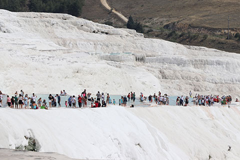 Pamukkale’de hafta sonu yoğunluğu