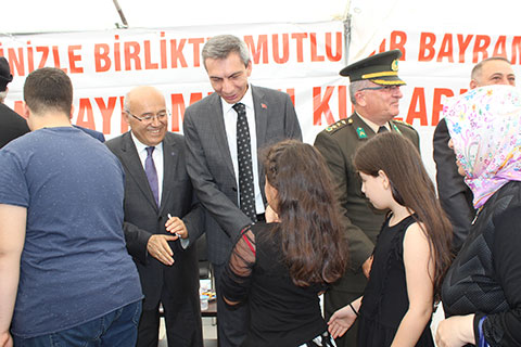 PROTOKOL ÇINAR’DA HALKLA BAYRAMLAŞTI