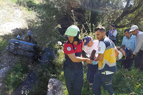 Çameli’de köprüden uçan aracın sürücüsü yaralandı