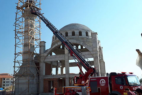 Sarayköy’de cami minaresinde kaza
