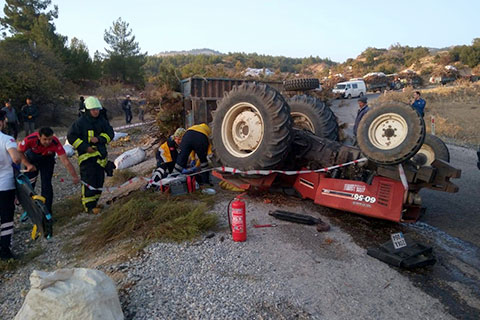 Acıpayam’da traktör devrildi: 1 ölü, 1 yaralı