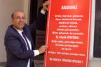 Sabri Yıldız, seçim ofisine “Andımız”ı astı