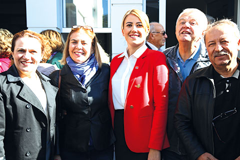 CHP’de Merkezefendi Belediye Başkanlığı için aday adaylığını açıklayan Şeniz Doğan Süzek, iddialı başladı