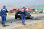 Otomobille çarpışan motosikletin sürücüsü öldü