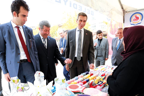 El Emeği Pazarı ve Mikrokredi Ofisi’ne övgü