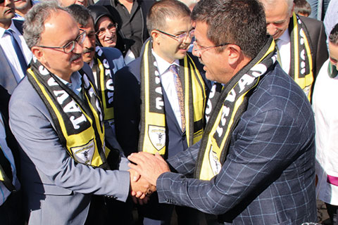 Tavas’ta her yıl olduğu gibi bu yılda aşure geleneği devam etti…