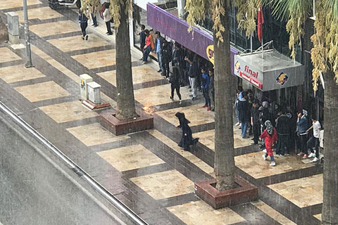 Yağmur gök gürültüsüyle geldi