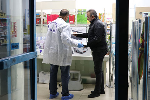 Zeytinköy’de markette silahlı soygun