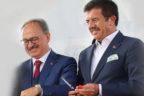 Zeybekci için kutlama mesajları ard arda geldi