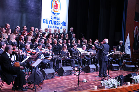 Büyükşehir Atatürk’ü sevdiği şarkılarla andı