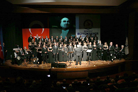 Atatürk sevdiği şarkılarla anılacak