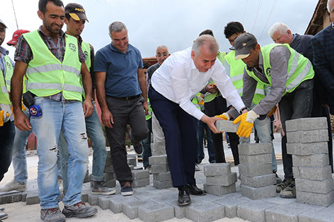 Büyükşehir’den 5.5 milyon metrekare kilit parke taşı