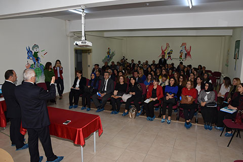 Oğuz: “Eğitimin gülen yüzü olun”