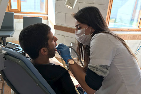 Otizmli çocuklara diş tedavisi