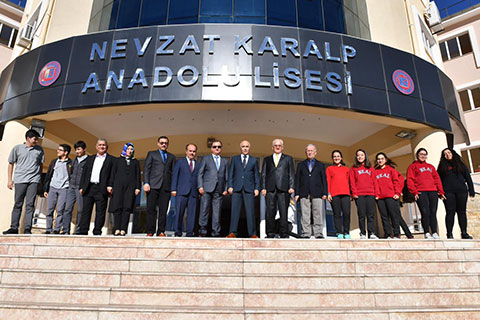 Vali Karahan okul ziyaretlerini sürdürüyor