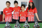 Öğrencilerin yaptığı yapay zekalı robotlar futbol oynuyor
