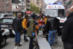 Otomobiller çarpıştı, yaya yaralandı