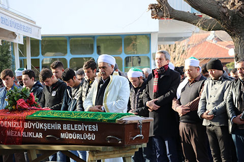 Arkadaşının kazara vurduğu öne sürülen genç toprağa verildi