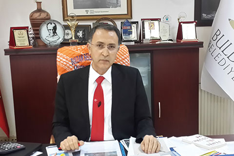 Buldan Belediye Başkanı partisinden istifa etti