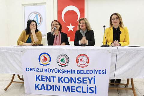 Başarılı kadınlar öğrencilerle buluştu