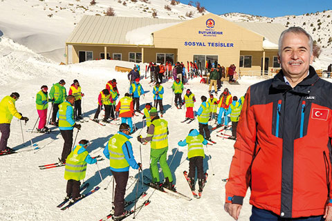 Büyükşehirden ücretsiz kayak kursu