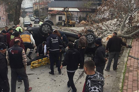 Fatih Mahallesi’nde kaza: İkisi çocuk 3 yaralı