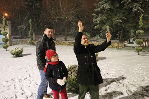 Kar yağışının etkili olduğu ilçelerde okullar tatil edildi