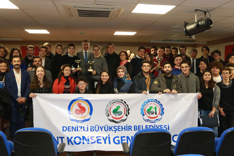 Gençler bu sorunun cevabını aradı: “İnsan klonlanmalı mı?”