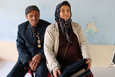 Kore gazisini yardım bahanesiyle dolandırdılar