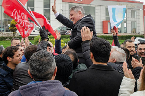 Bahtiyar’a davullu zurnalı karşılama