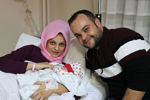 Denizli’de yılın ilk bebeği “Fatma Buğlem” oldu
