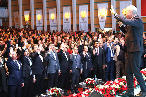 AK Parti aday tanıtım toplantısından neler oldu?