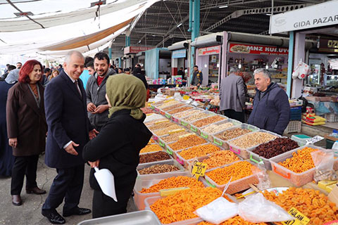 Başkan Zolan, pazaryerlerini gezdi