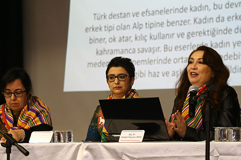 Türkiye’de kadının izi tartışıldı