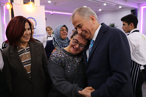 Denizli Büyükşehir Belediye Başkanı Osman Zolan: “Sevgisizlik en büyük engeldir”