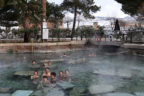 Pamukkale’de kar altında termal havuz keyfi