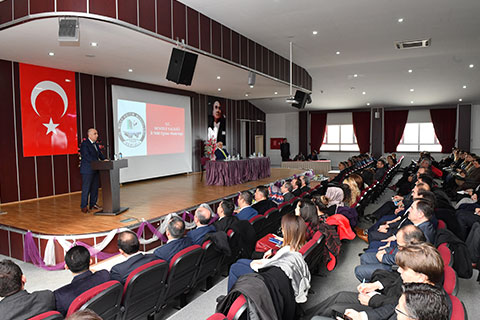 Vali Karahan Türkçe’nin doğru kullanılmasını istedi