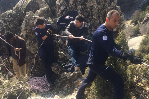 GÜMÜŞDERE’DE KEÇİ KURTARMA OPERASYONU