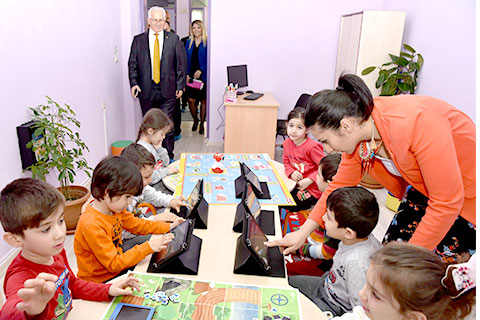 Anaokullu minikler geleceği kodluyor