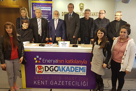 “Eskiden medyanın gücü vardı, şimdi güçlerin medyası var”