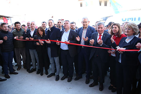 Yüksek Kepenek’ten miting gibi açılış