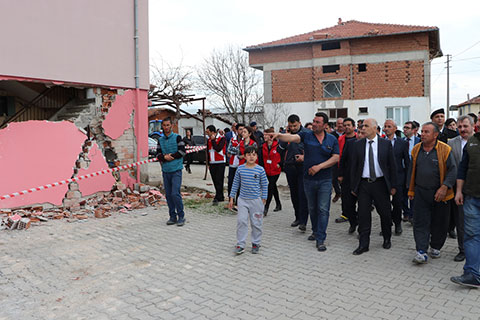 Acıpayamlı depremzedelere kira yardımı