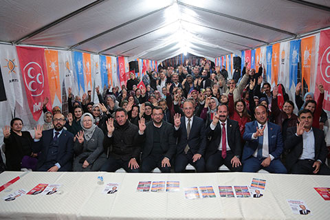 Sokak hayvanları Avni Örki’ye emanet