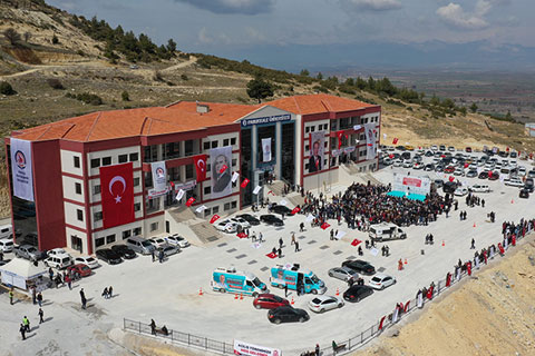 Kale, üniversite binasına kavuştu