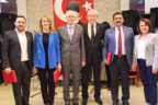 Doğan’a, hemşeriden teşekkür plaketi, vatandaştan başkanlık vizesi